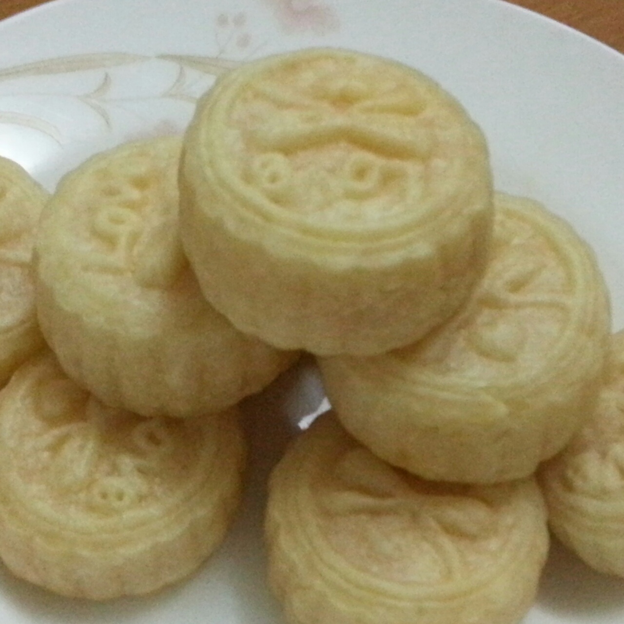 咸甜的味道刚刚好：港式金沙奶黄月饼（含金沙馅做法）