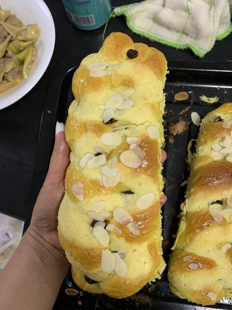 风情麻花辫【辫子面包】