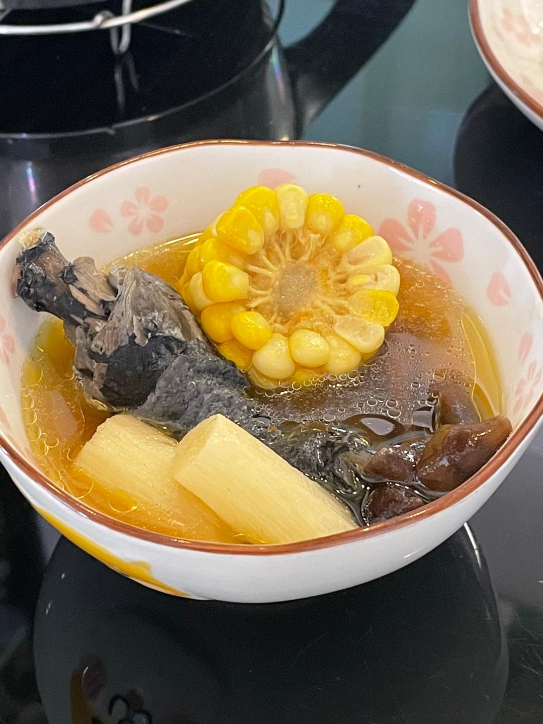 山药枸杞乌鸡汤