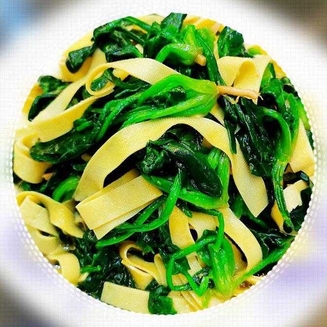 菠菜炒百叶