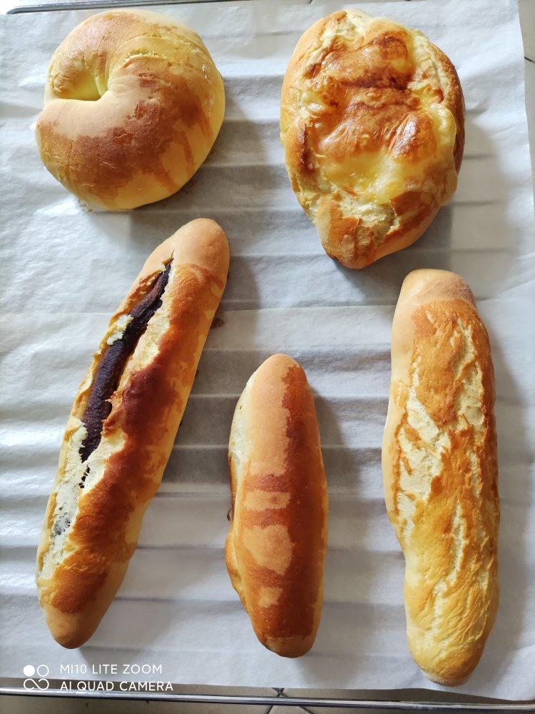 (超好吃的咸口面包）爆浆培根芝士面包