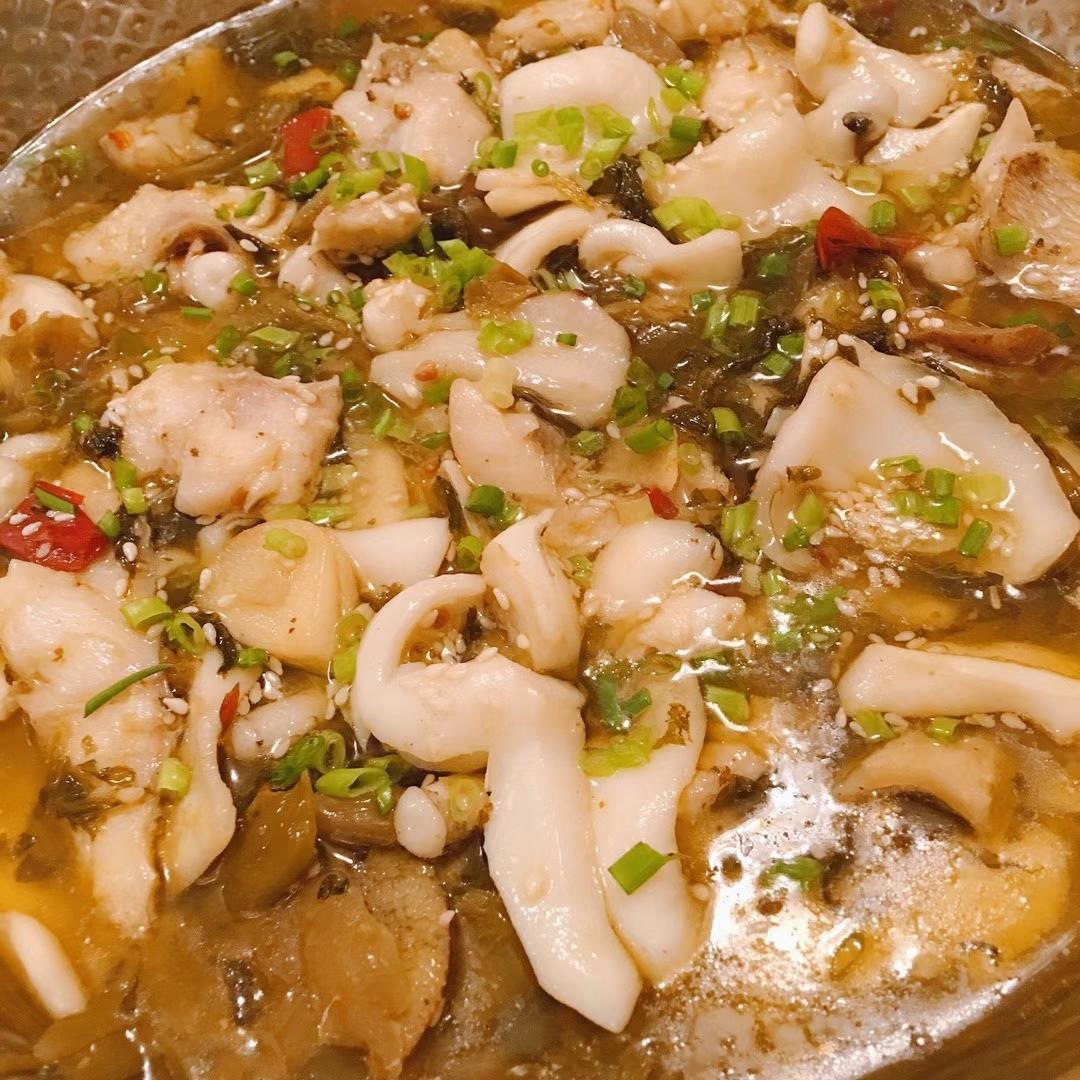 酸菜墨鱼的做法