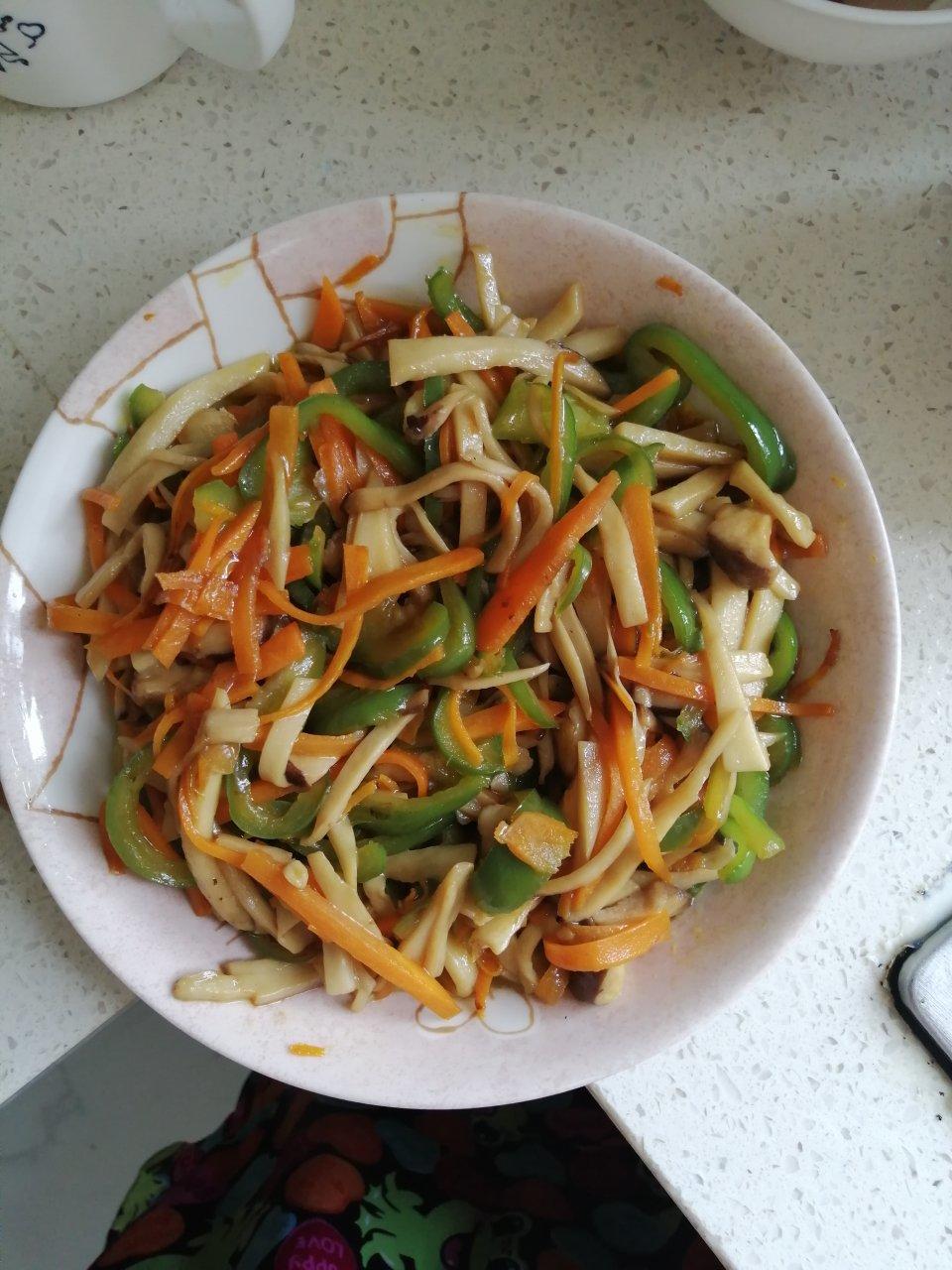 比肉还要好吃的凉拌菜！简单易做。