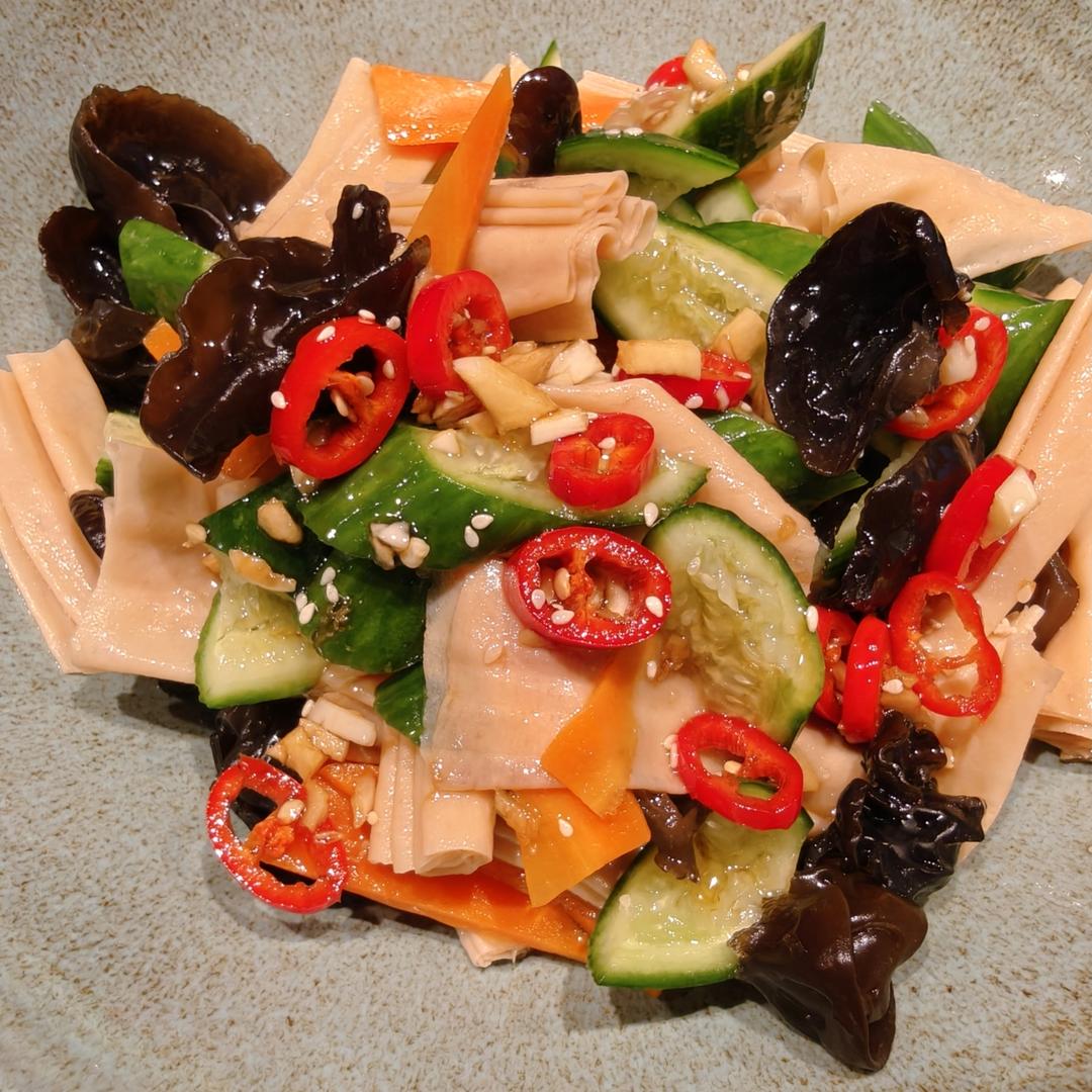 开胃菜：凉拌腐竹(附上灵魂拌汁)