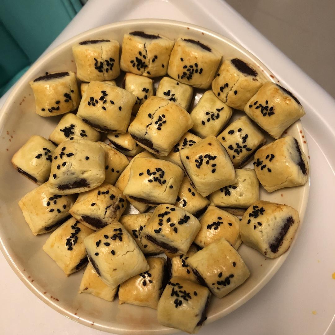 一口豆沙酥