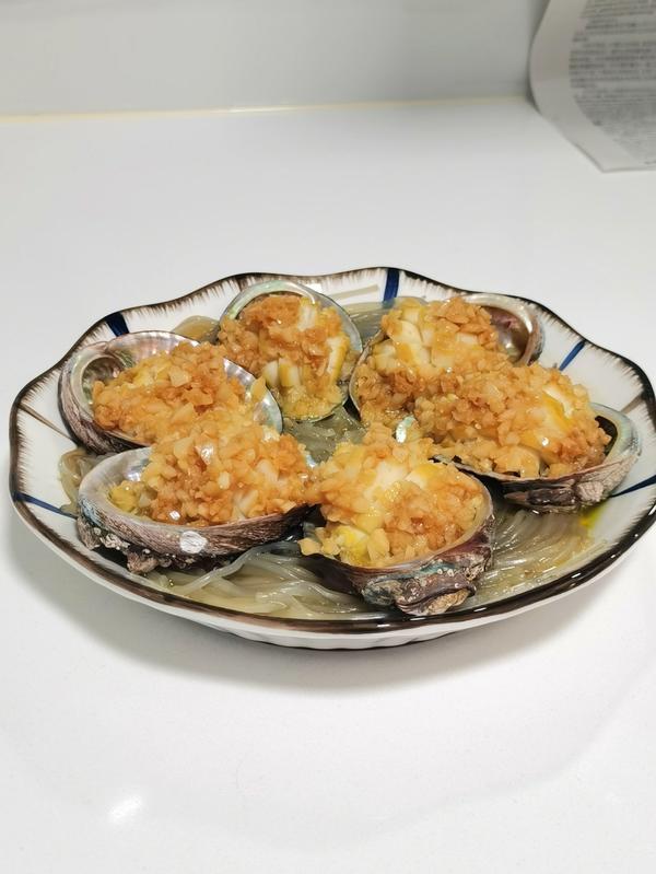 蒜蓉粉丝大鲍鱼