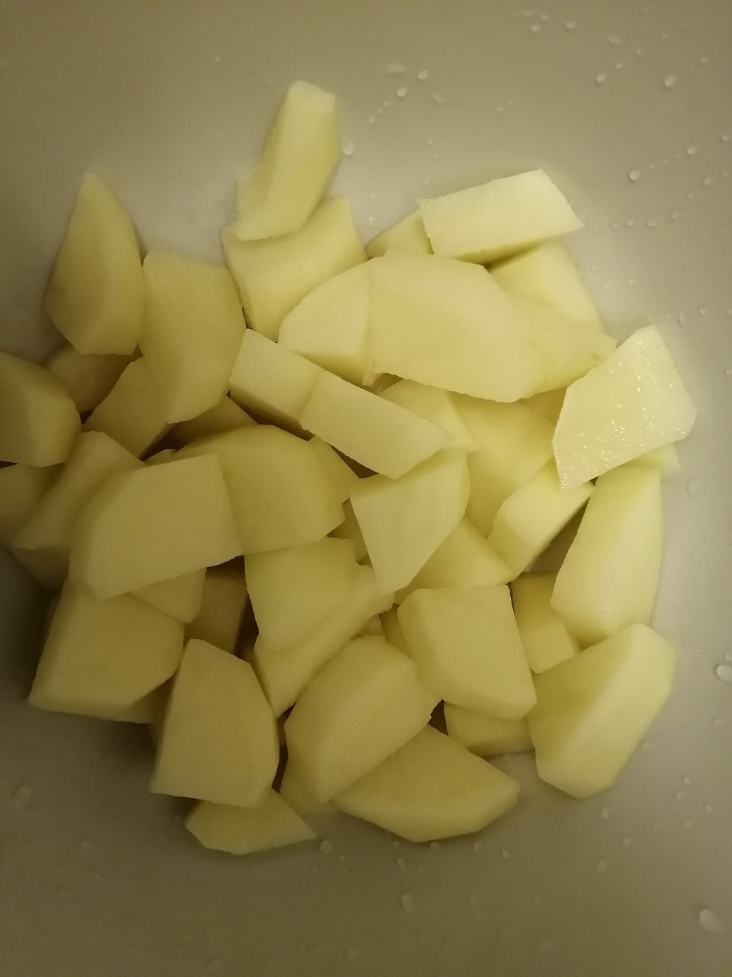 土豆鸡肉的做法 步骤1