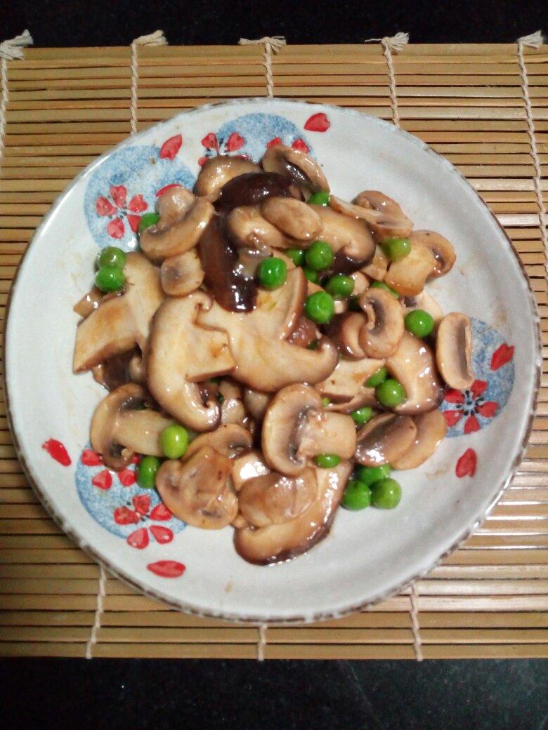 木耳溜蘑菇