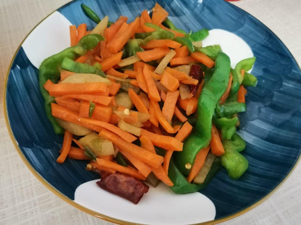 青椒炒胡萝卜丝