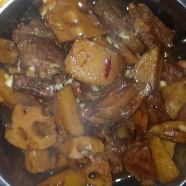 土豆炖排骨