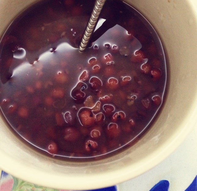 红豆薏米粥 (Red Bean and Pearl Barley Congee)