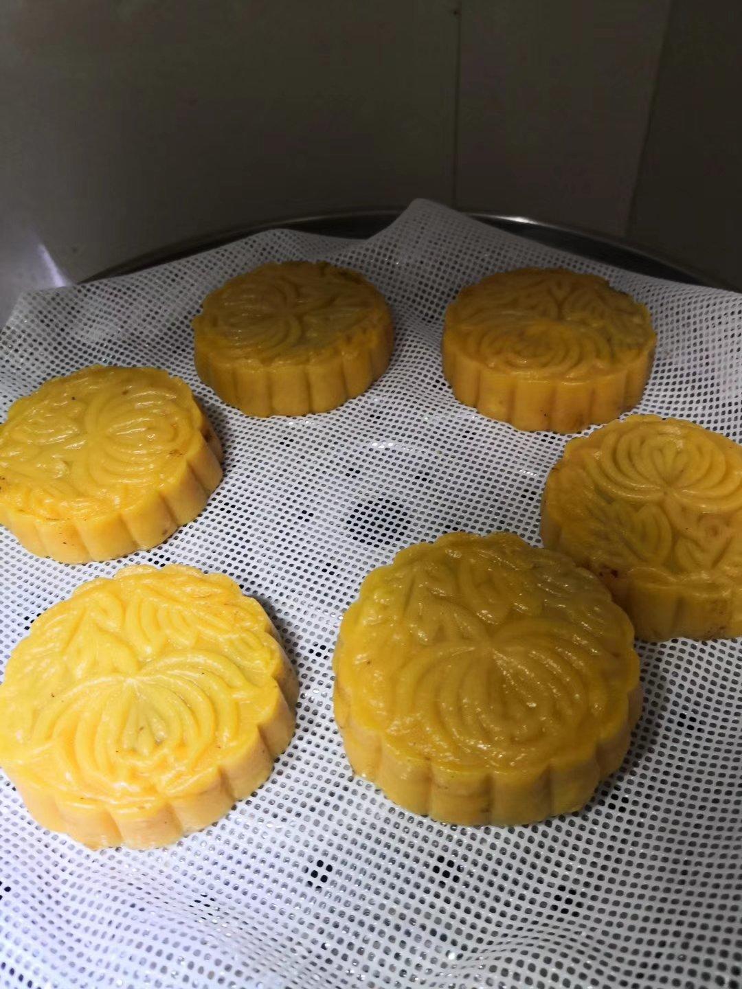 蒸着吃的南瓜月饼