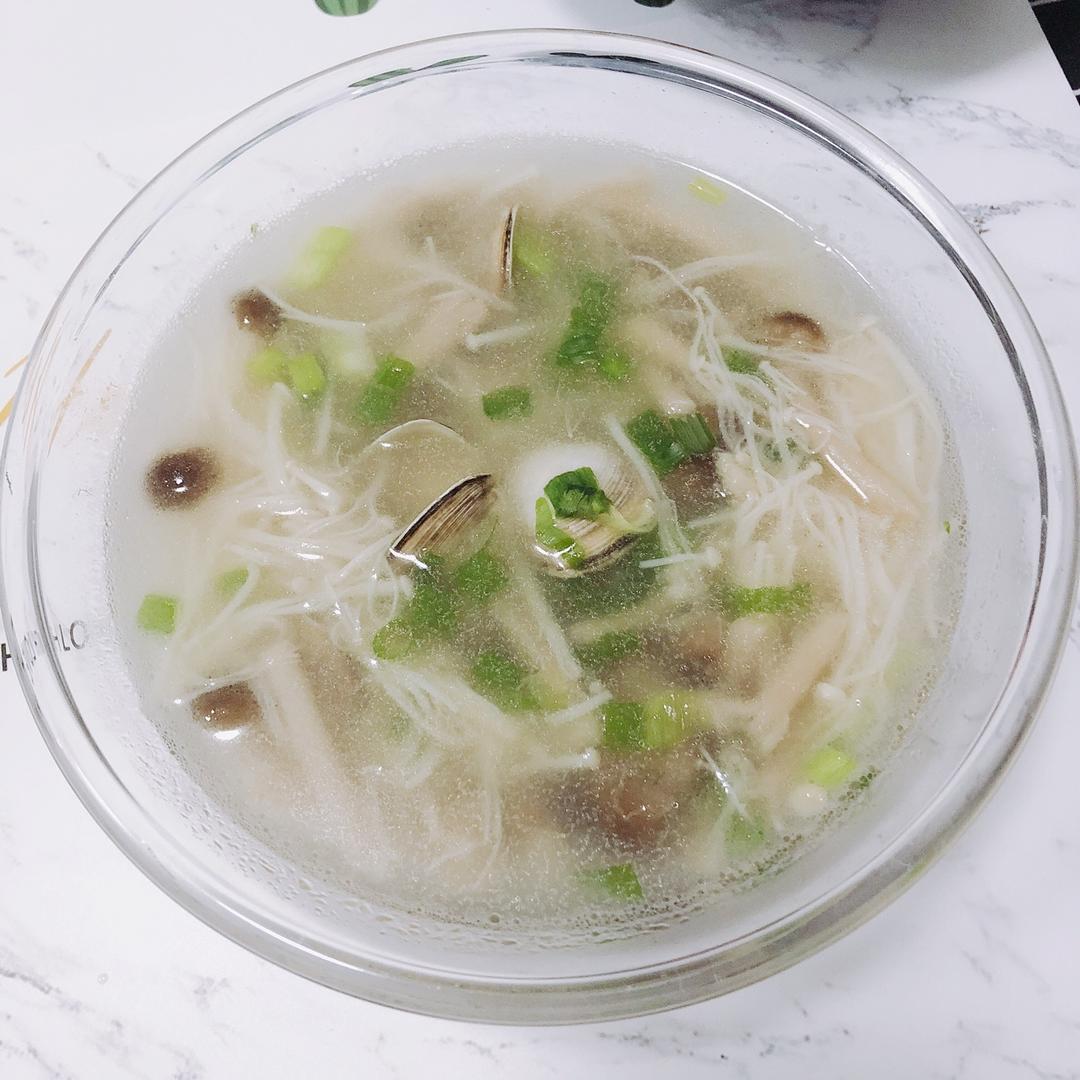 蛤蜊菌菇汤