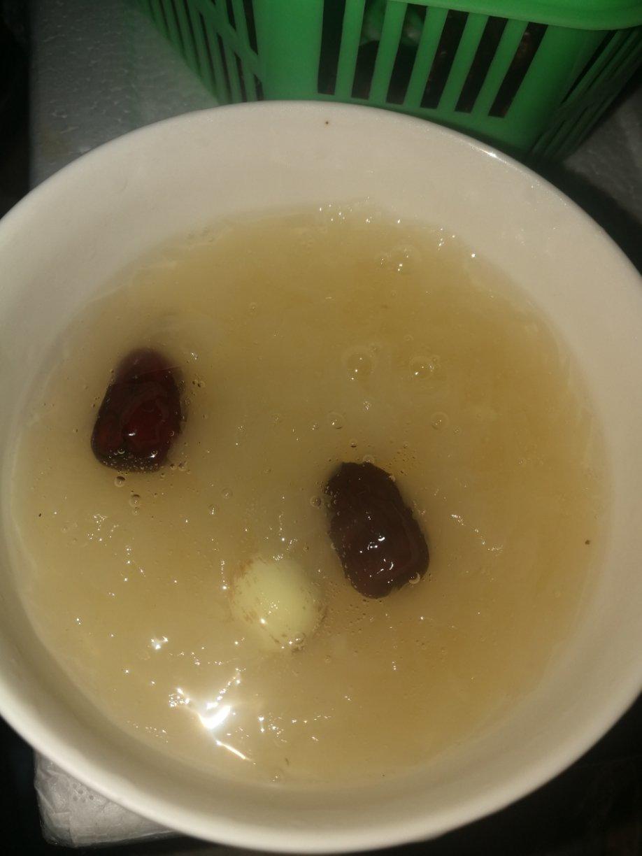 银耳莲子红枣汤