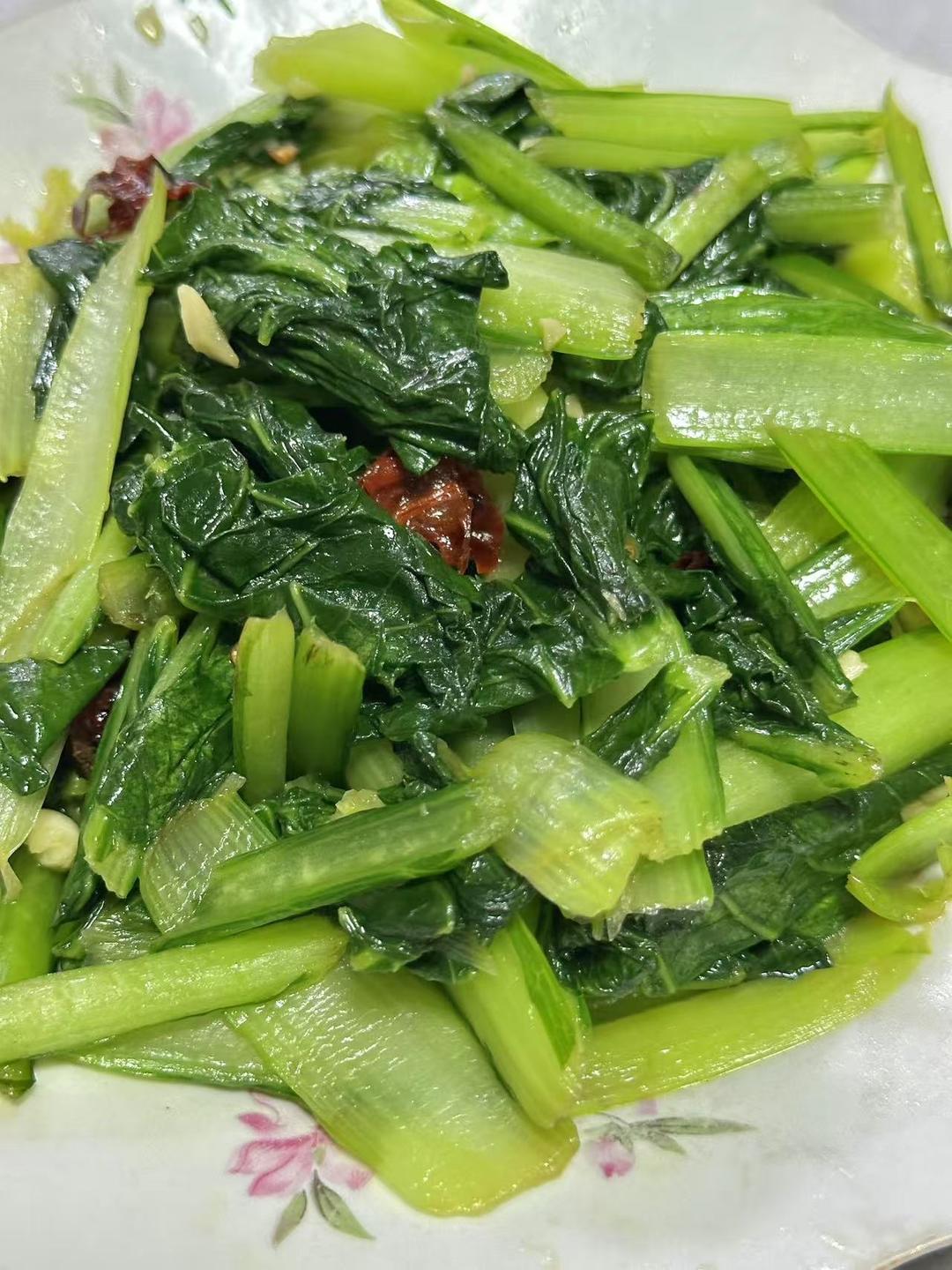 炝炒小白菜（脆爽）
