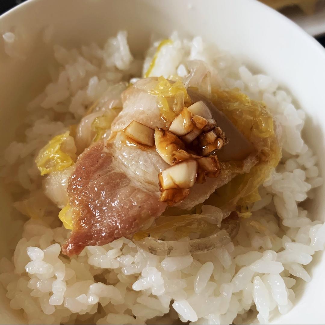 五花肉炖酸菜【最爱妈妈菜】