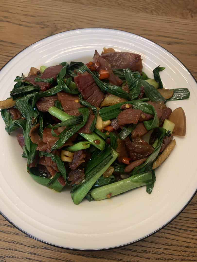 蒜苗炒腊肉（快手菜，懒人必备下饭菜）