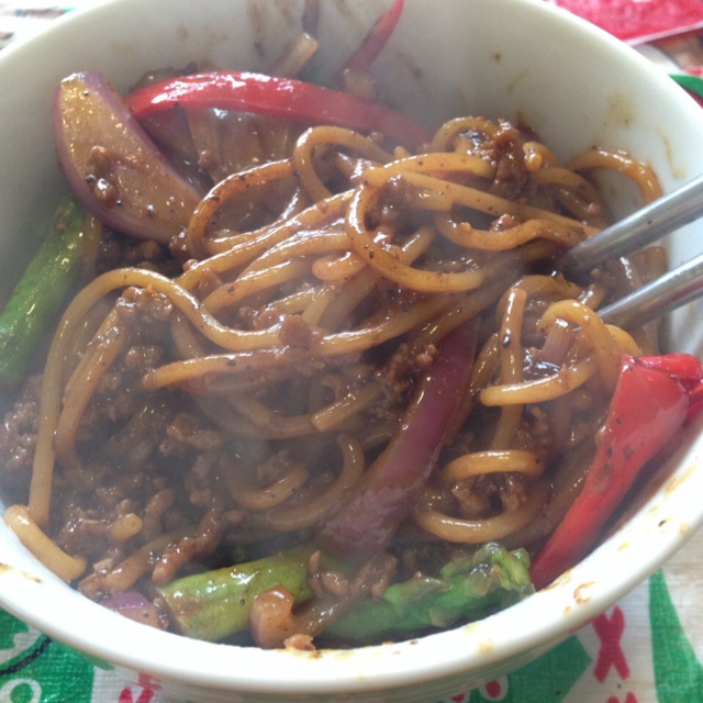 黑椒牛柳炒意面