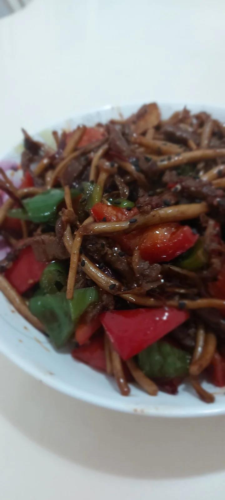 茶树菇炒肉片