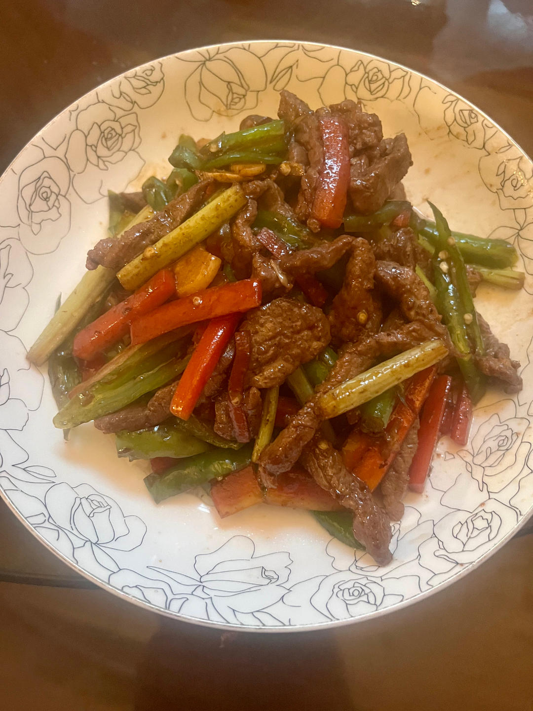 西芹胡萝卜青椒炒牛肉丝（快手）