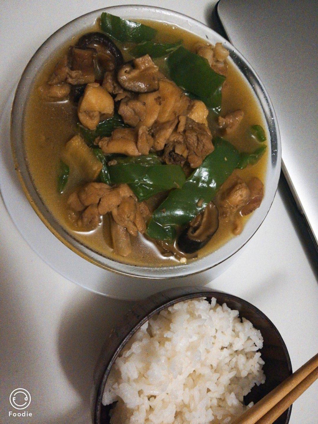 【黄焖鸡米饭】