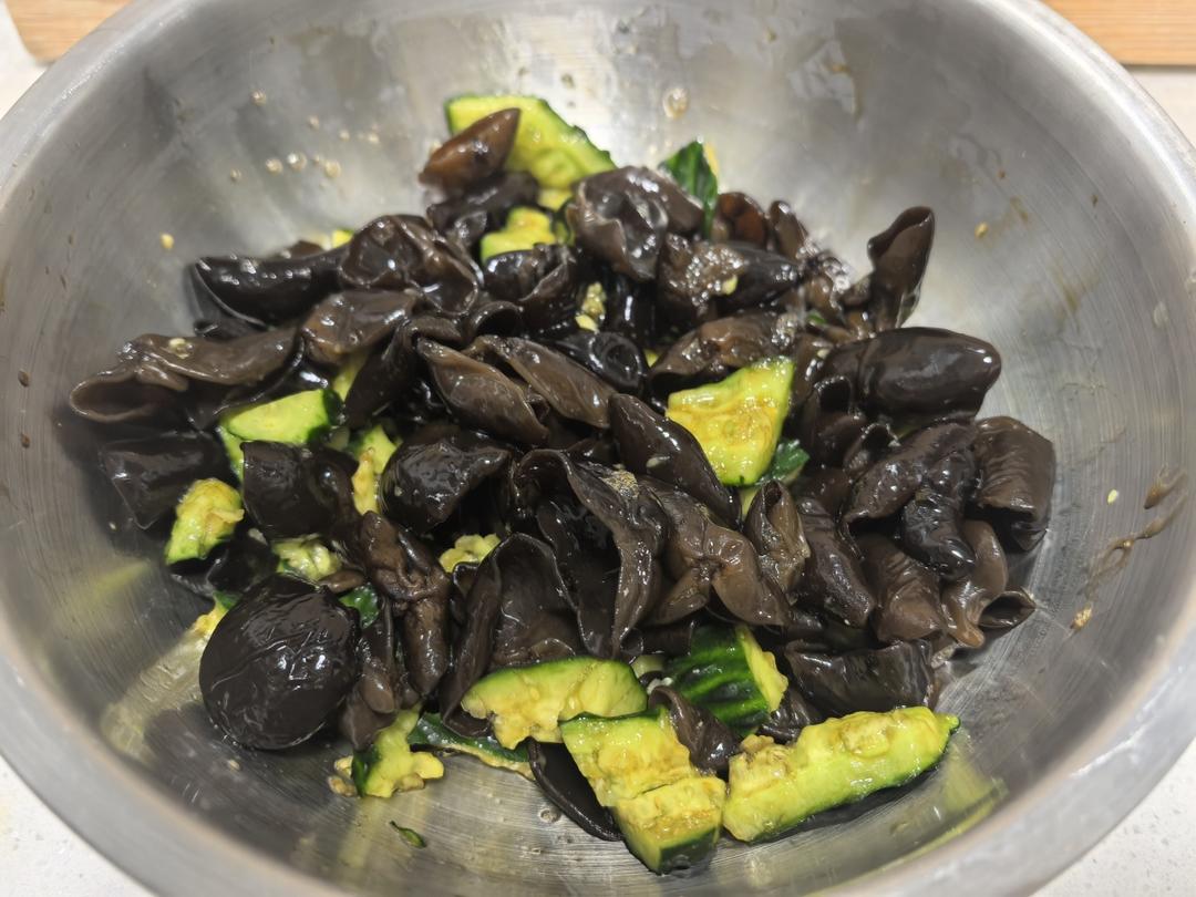 凉拌黄瓜黑木耳