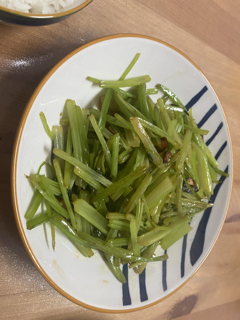 素炒芹菜