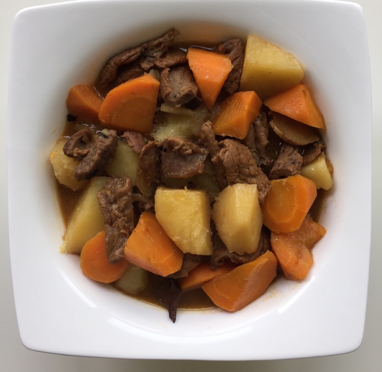 胡萝卜土豆烧牛腩