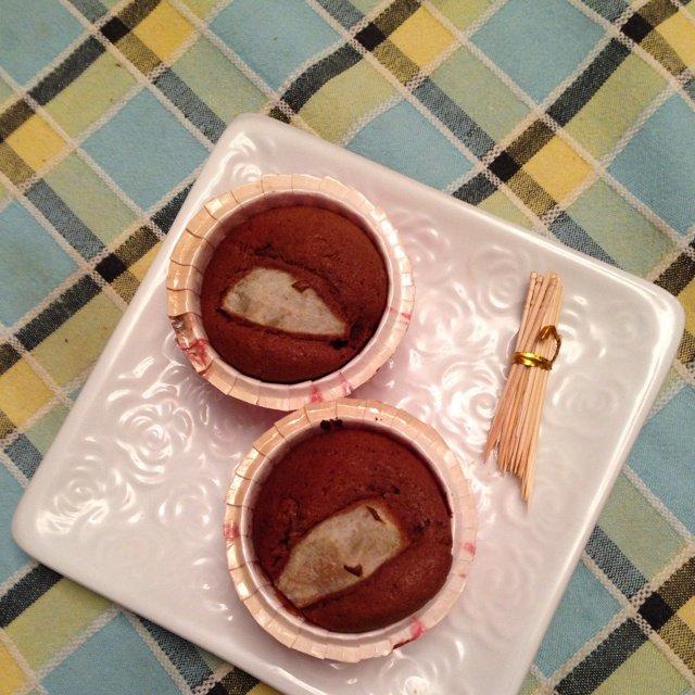 巧克力香梨蛋糕的做法