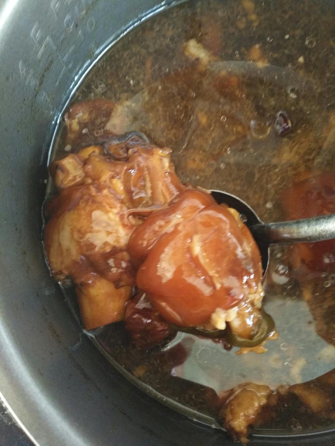 美味的家常菜：红烧猪蹄
