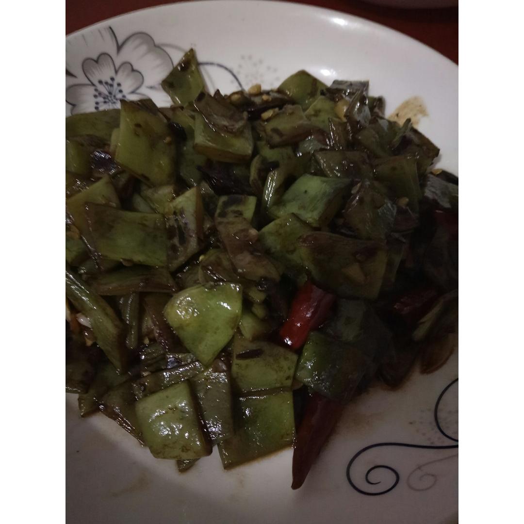 叮叮叮铛铛铛啦啦做的素炒扁豆(豆角,四季豆)