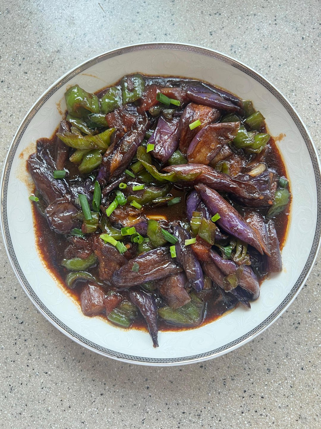 红烧茄子（佐西红柿尖椒）