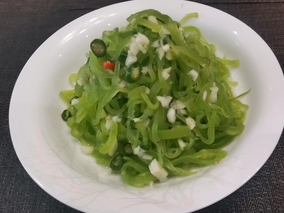 脆爽凉拌青笋丝