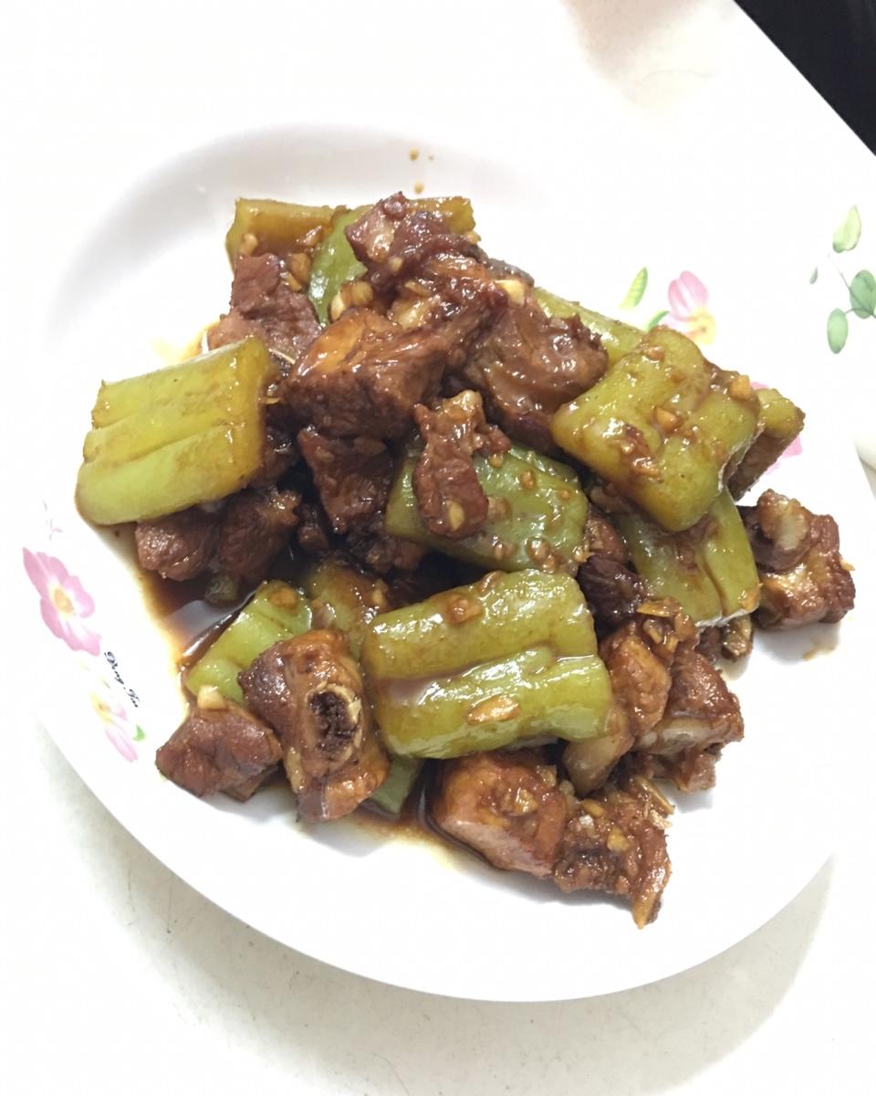 苦瓜焖排骨