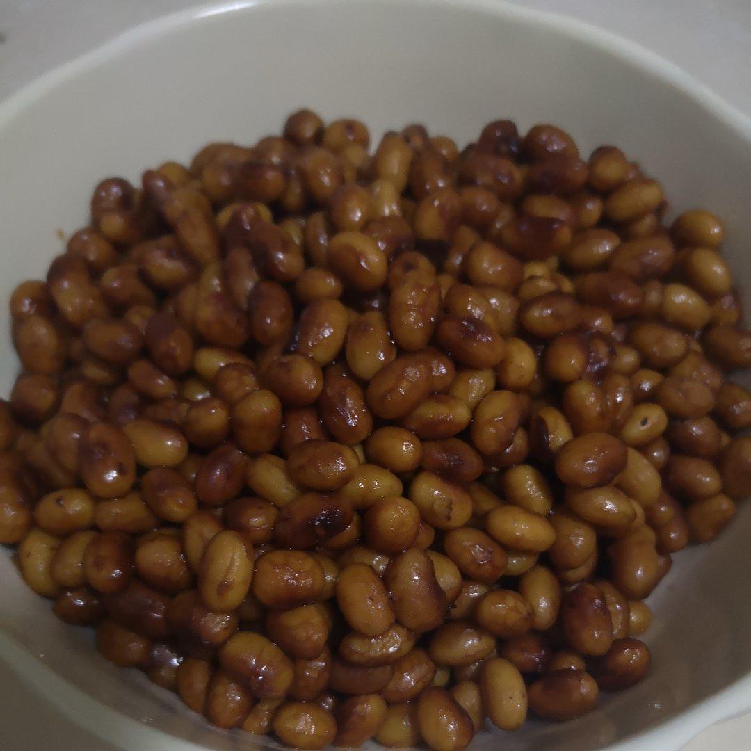 回味无穷的酱黄豆