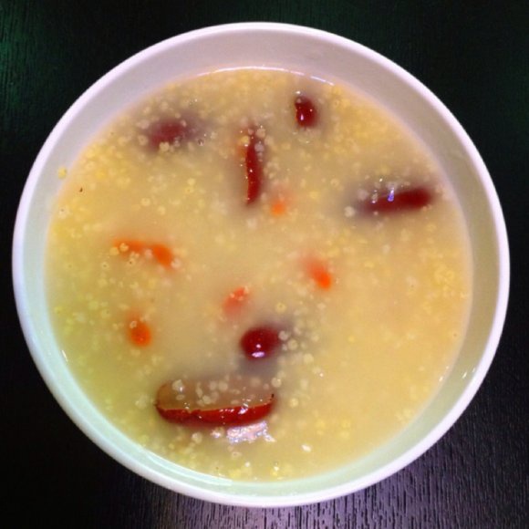 优哉游哉-5做的红枣小米粥