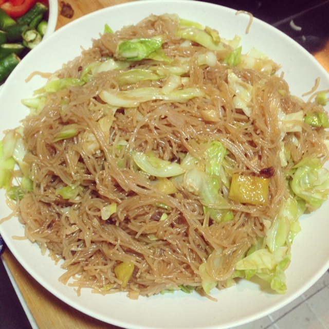 包菜粉丝炒鸡蛋