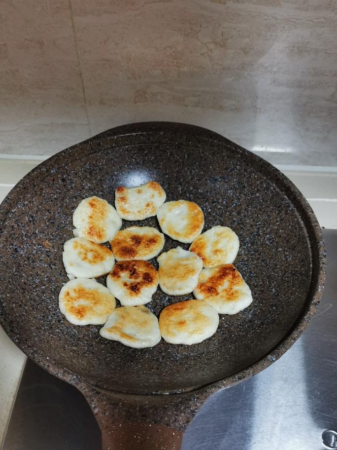 超快手香煎墨鱼饼