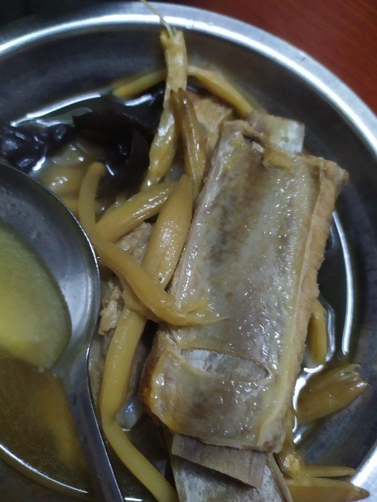 黄花菜汤木耳汤排骨汤
