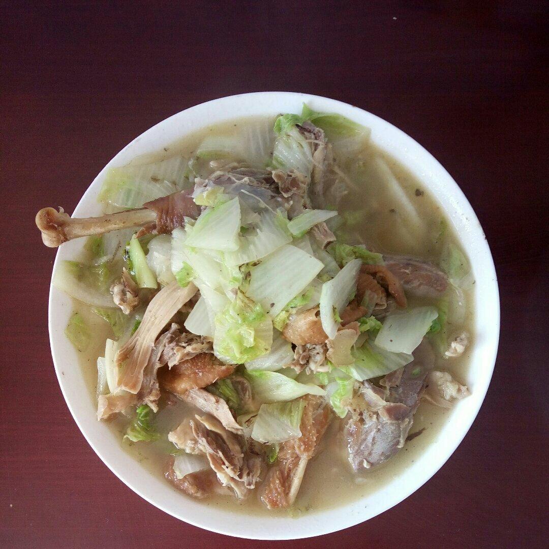 鸭架白菜豆腐豆豆汤