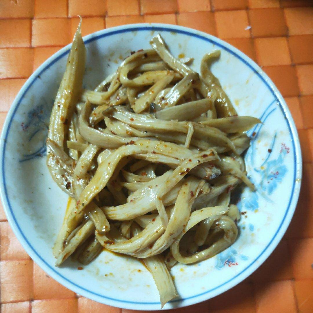 惊艳又开胃：凉拌手撕杏鲍菇（鸡腿菇）
