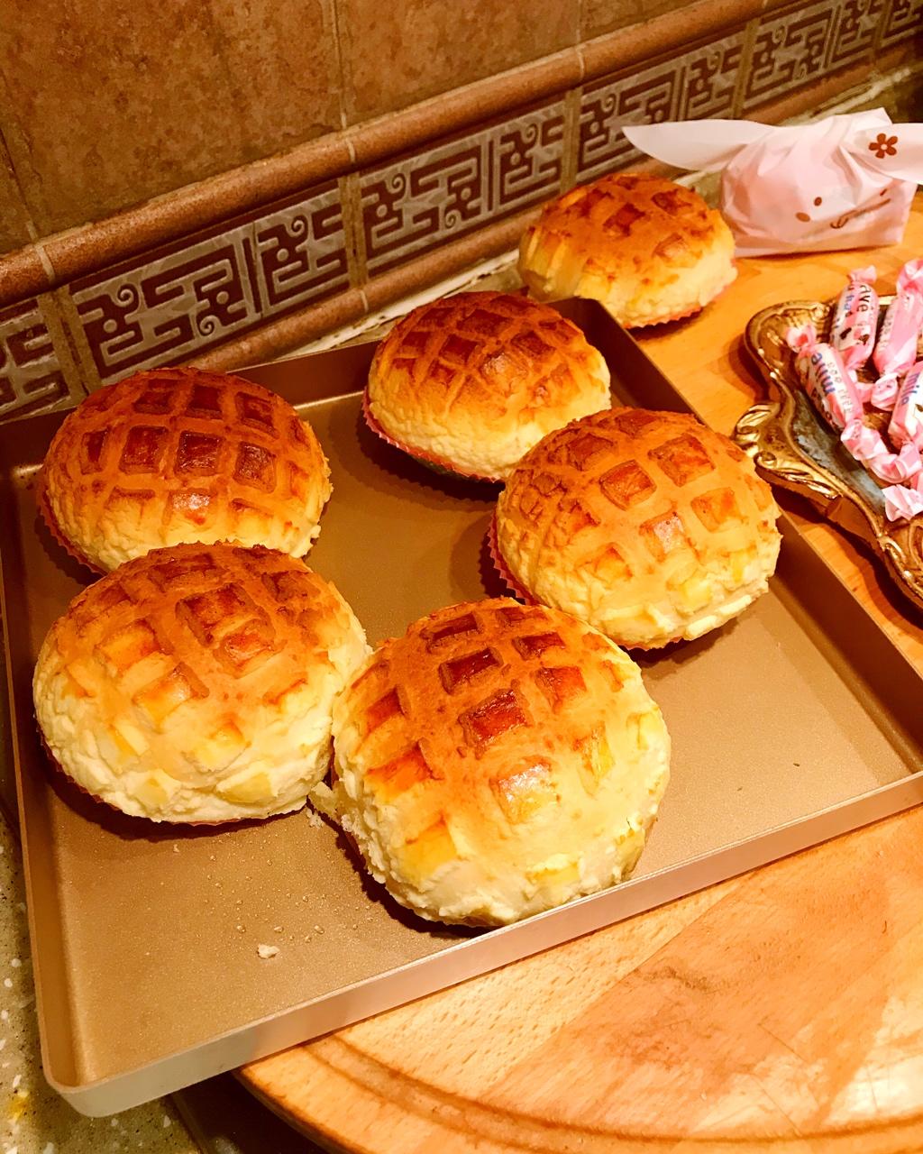 好吃到炸裂的港式菠萝包（附带制作酥皮的小视频）