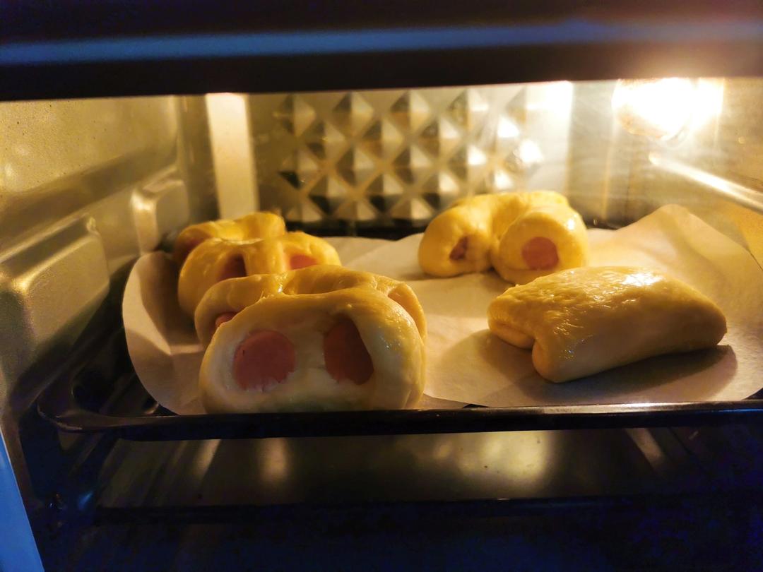 芝士火腿肠餐包