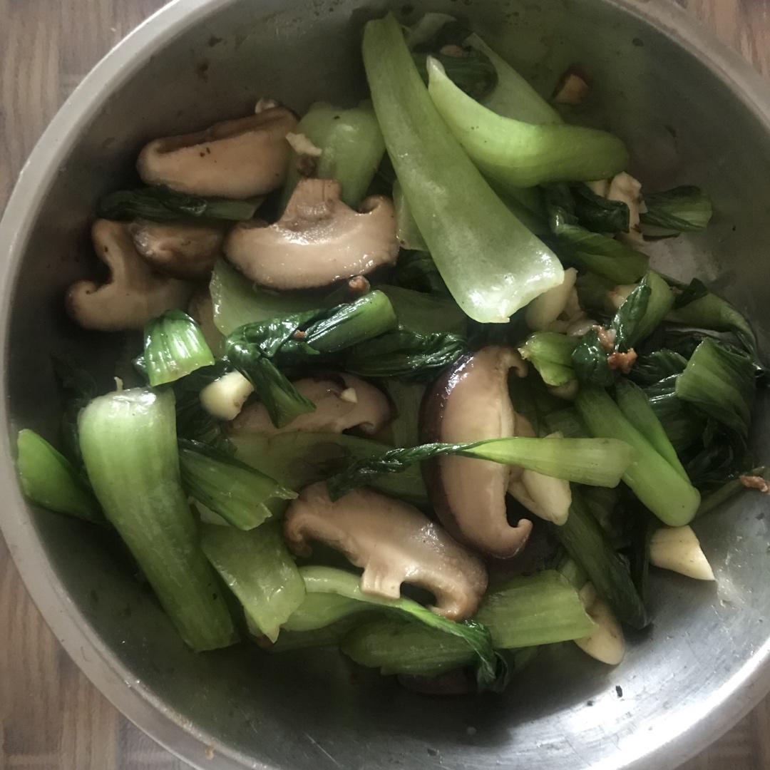 清炒香菇青菜