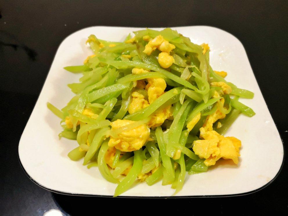 莴笋炒蛋