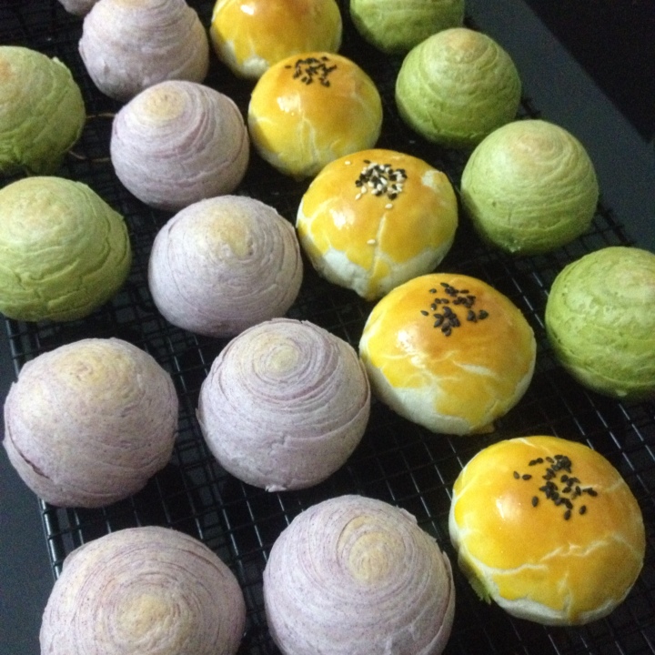 蛋黄酥：抹茶酥：（奶黄味）