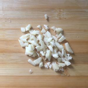 蘑菇炒黄瓜的做法 步骤1