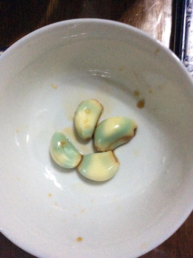 自制翡翠糖醋蒜头