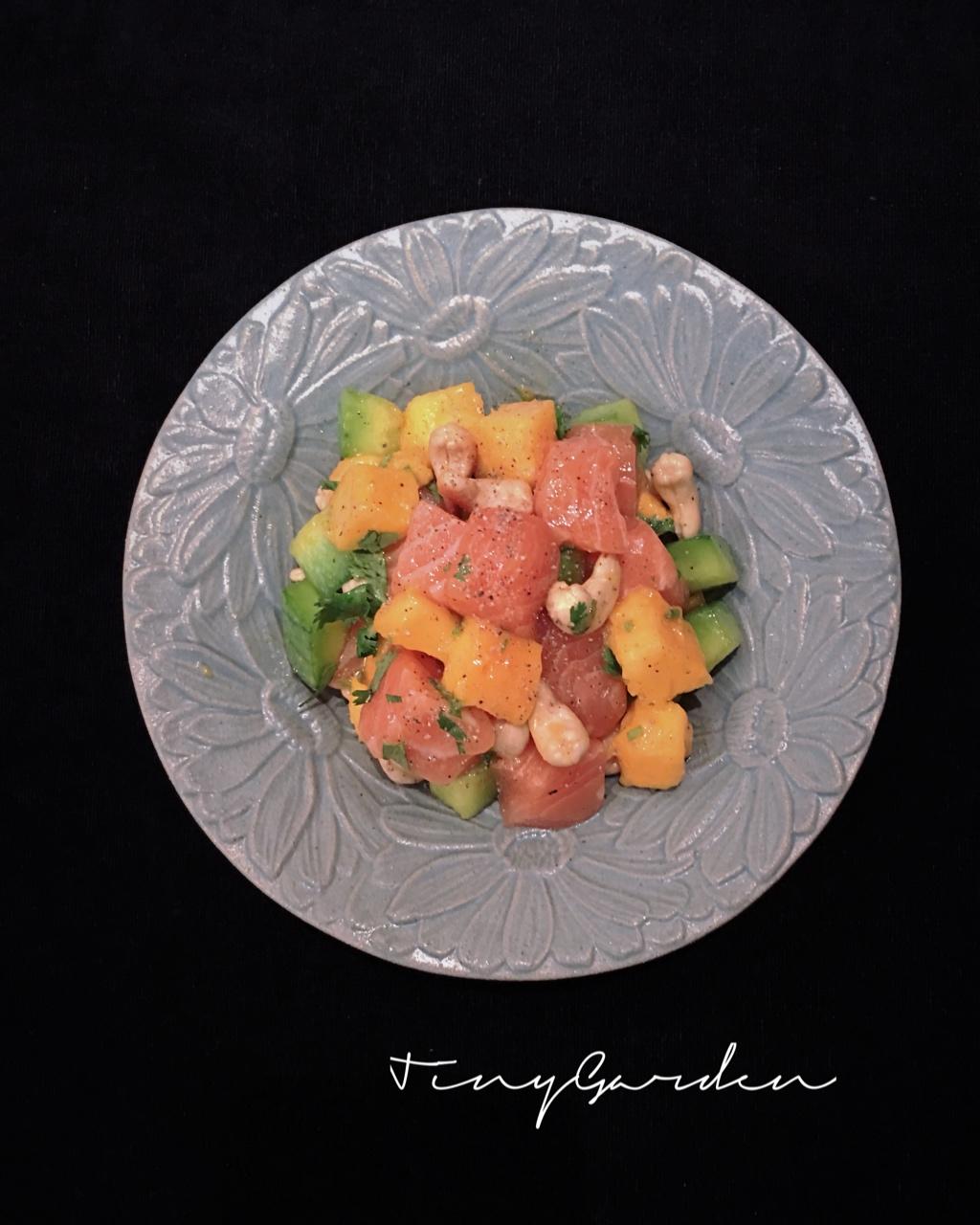 牛油果三文鱼芒果沙拉—轻食主义沙拉如命