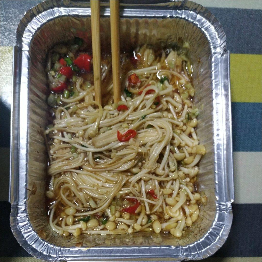 锡纸金针菇-在家用烤箱就能做的烧烤，烧烤店必点菜品之一！超鲜！